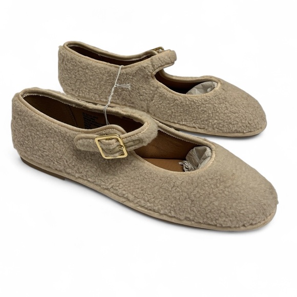 New! Universal Thread Women's Halston Sherpa Flats - Picture 1 of 12